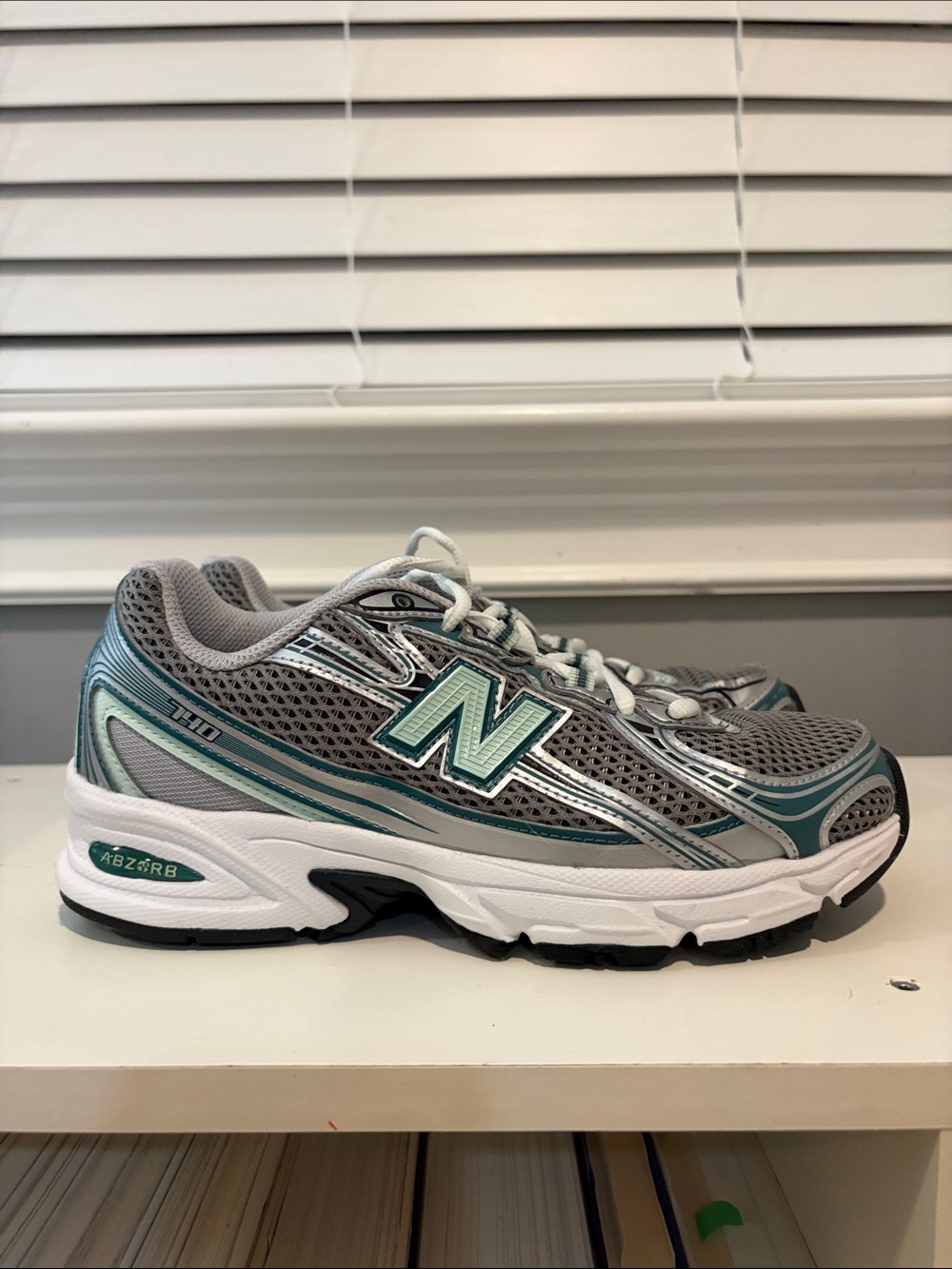 New Balance 740 Silver Metallic & Spruce Green Women’s Size 6.5